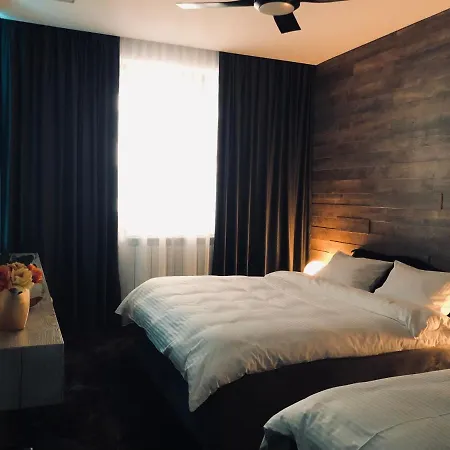 616 - Building Apartment